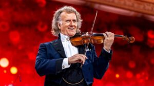 André Rieu in a still from André Rieu’s 2026 Christmas Concert: Let It Snow.